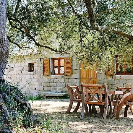 Vakantiehuis Village Sheepfold With Large Garden